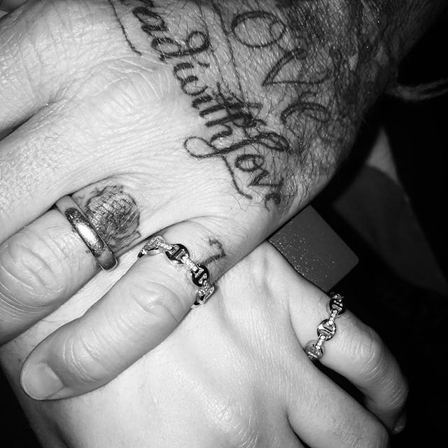 Трогательно: Дэвид и Бруклин Бекхэм купили себе парные кольца